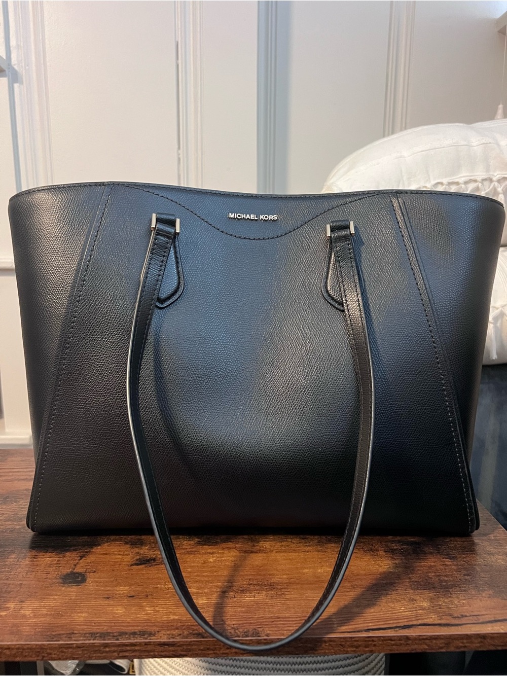 Michael Kors Voyager Large Saffiano Leather Tote Bag